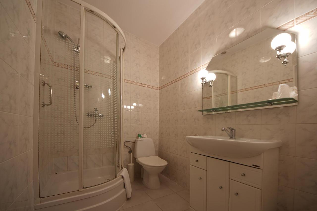 Hotel Sara Koło Kültér fotó