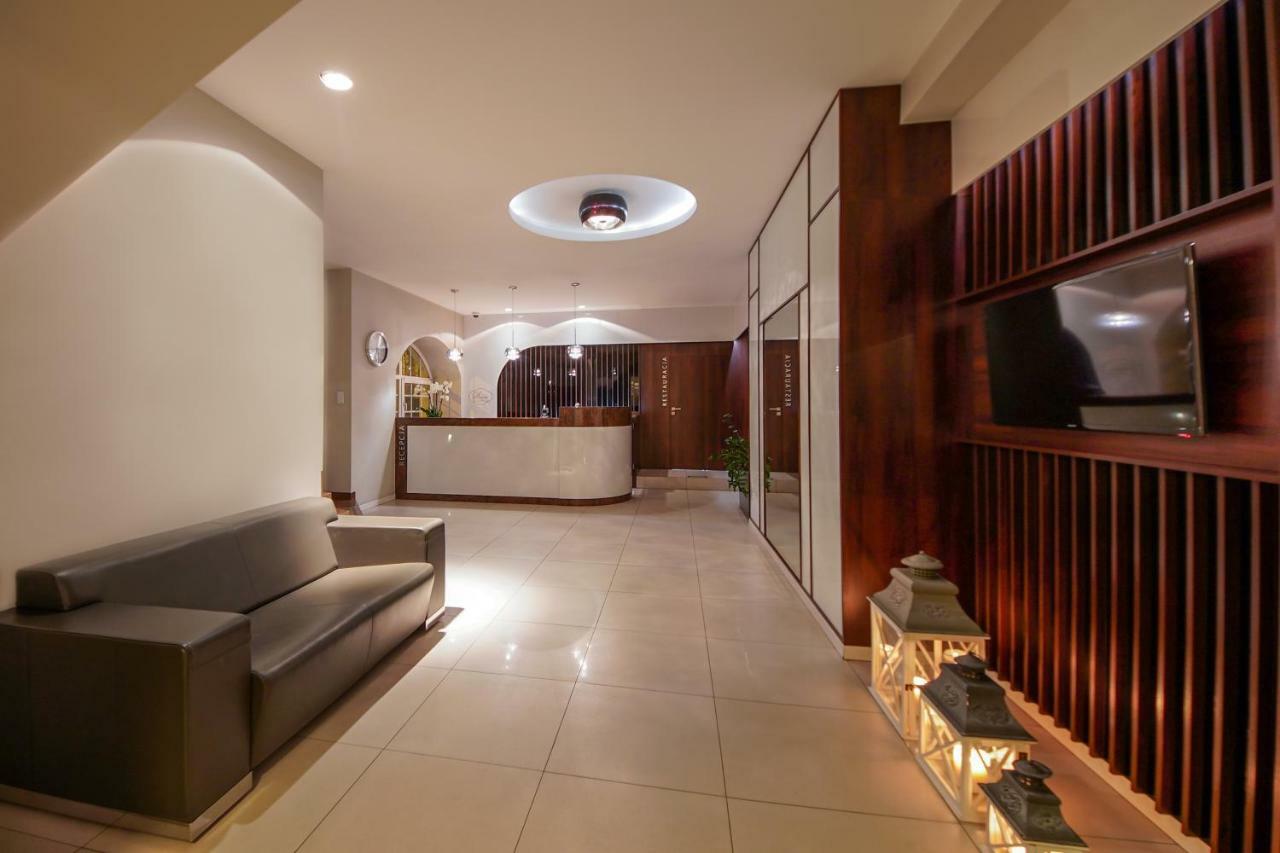 Hotel Sara Koło Kültér fotó